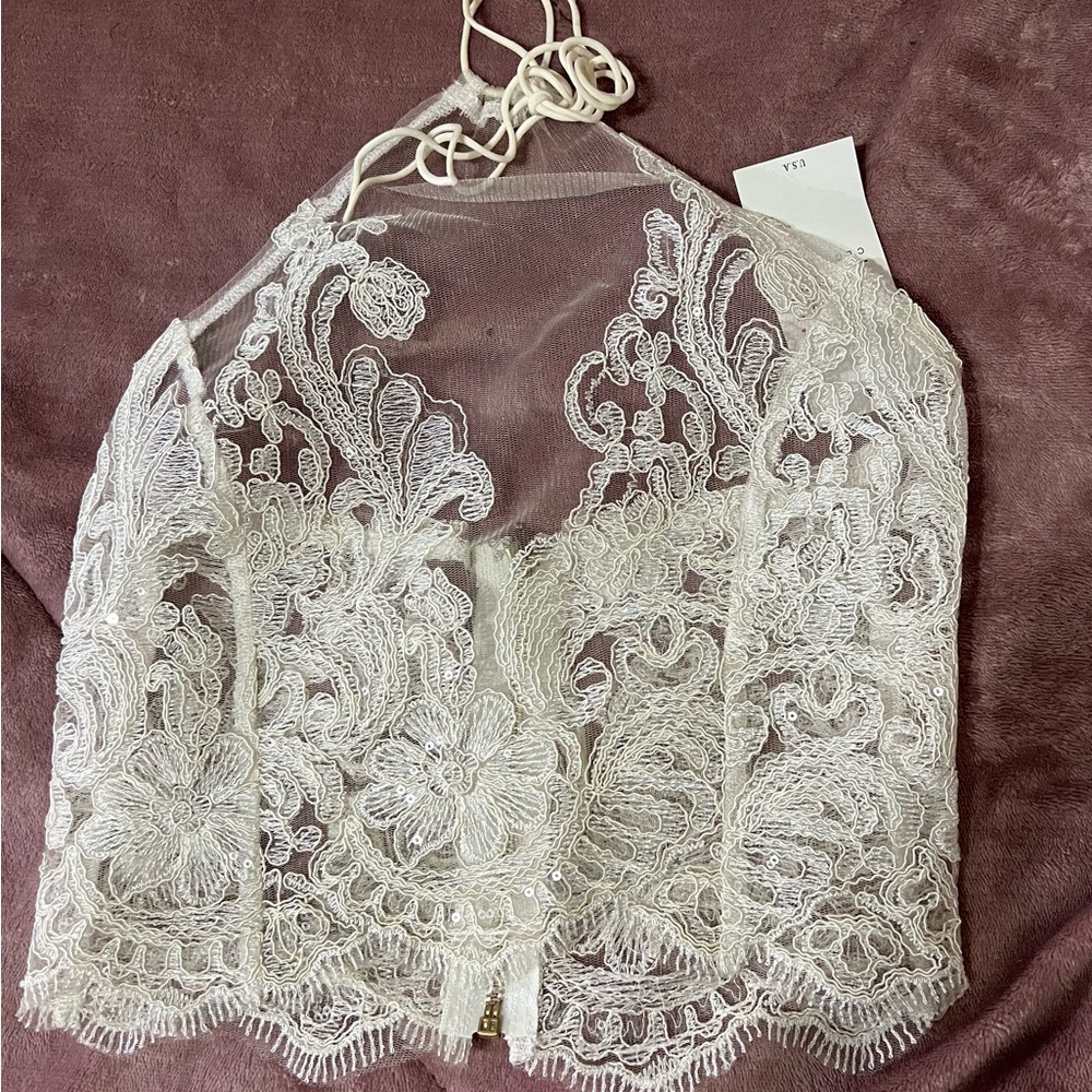 White crop tops with embroidery